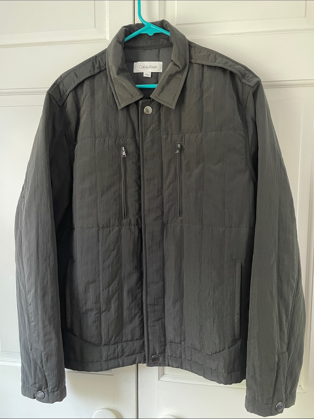 Calvin Klein Men's Charcoal Quilted Lightweight Jacket. Size large